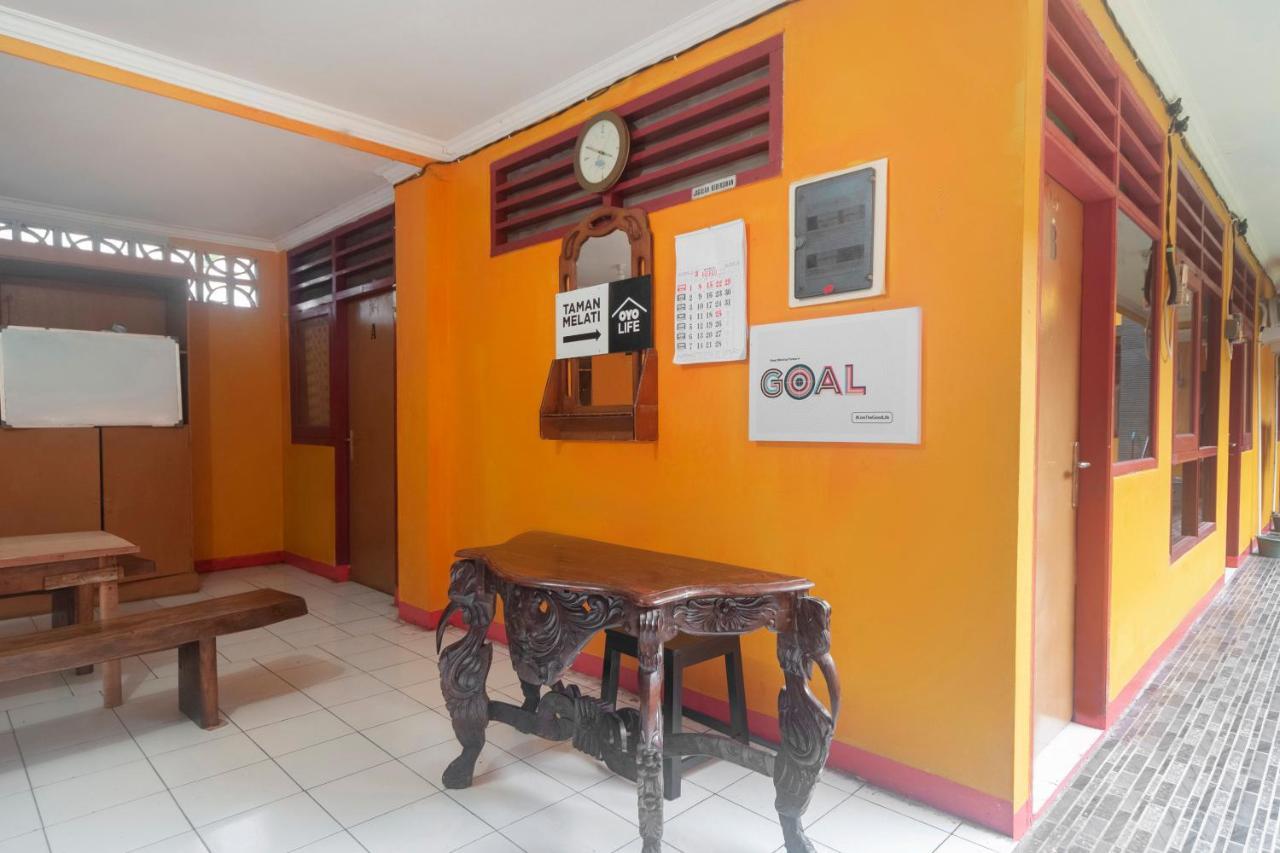 Oyo Life 3034 Taman Melati Ξενοδοχείο Depok Εξωτερικό φωτογραφία