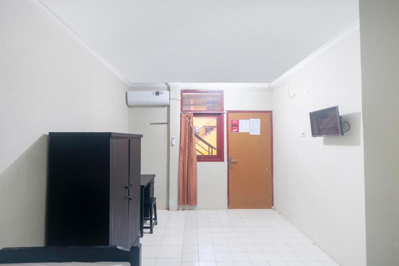 Oyo Life 3034 Taman Melati Ξενοδοχείο Depok Εξωτερικό φωτογραφία