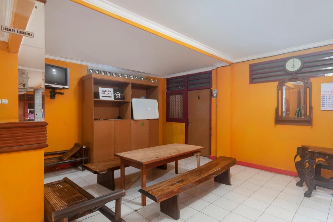 Oyo Life 3034 Taman Melati Ξενοδοχείο Depok Εξωτερικό φωτογραφία