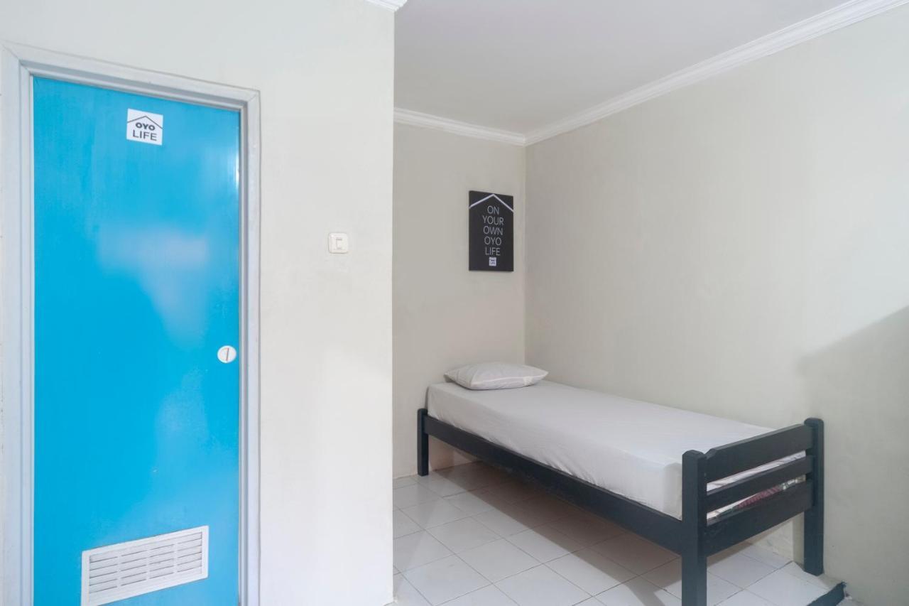 Oyo Life 3034 Taman Melati Ξενοδοχείο Depok Εξωτερικό φωτογραφία