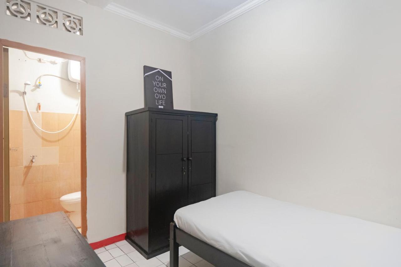 Oyo Life 3034 Taman Melati Ξενοδοχείο Depok Εξωτερικό φωτογραφία